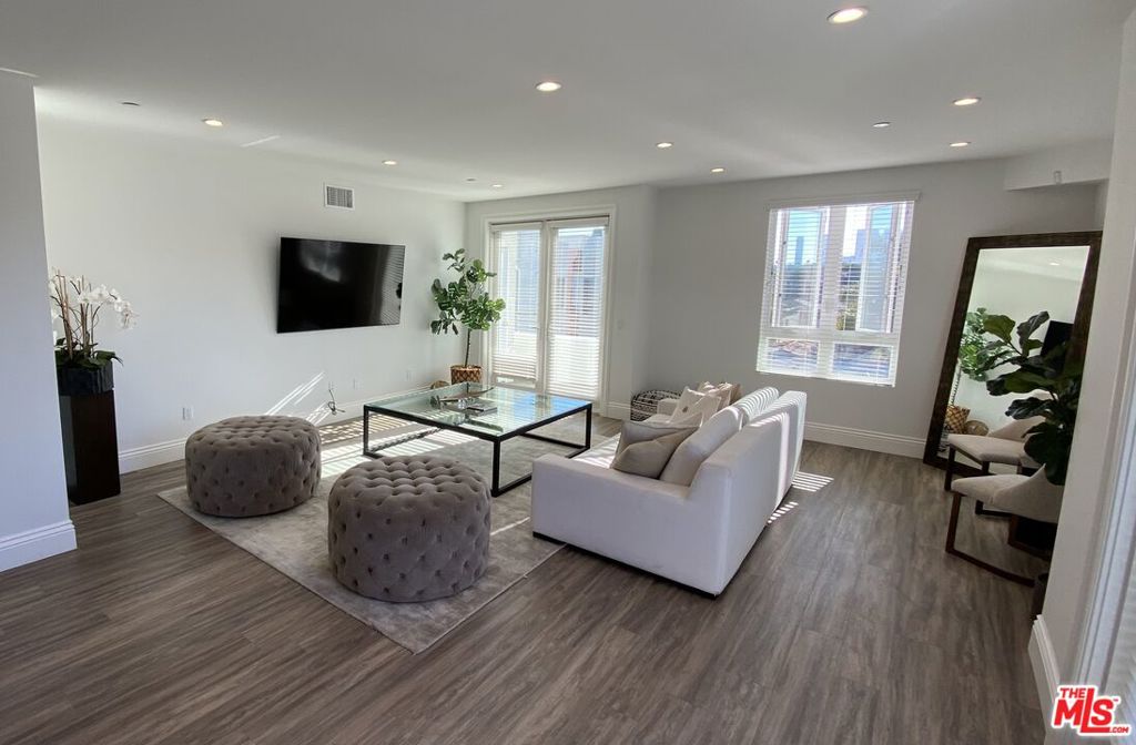 8700 Chalmers Drive Ph #401 Property Photo 1