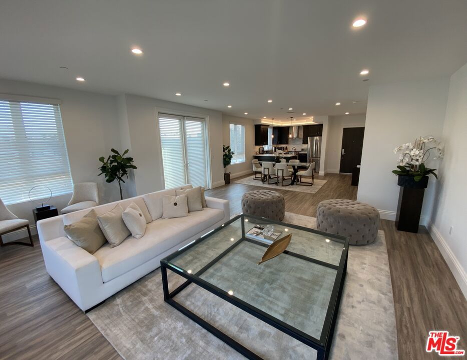 8700 Chalmers Drive Ph #401 Property Photo 9