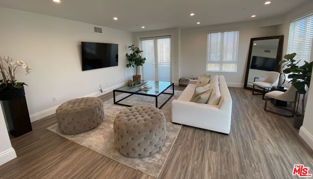 8700 Chalmers Drive Ph #401 Property Photo 10