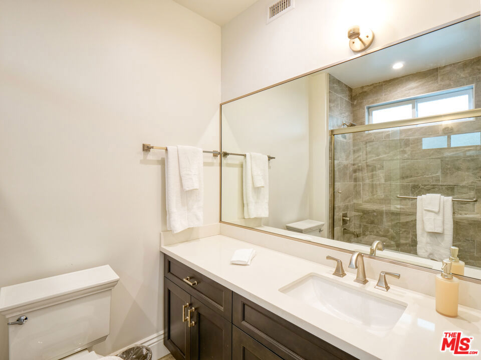 8700 Chalmers Drive Ph #401 Property Photo 13