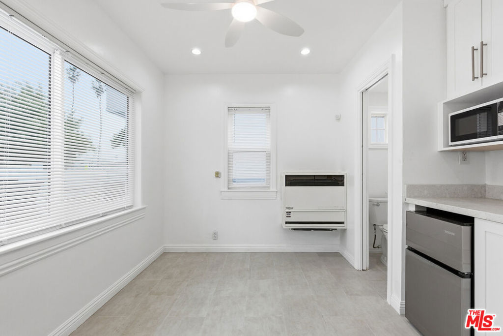 2709 Santa Monica Boulevard Property Photo 11
