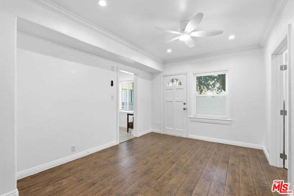 2709 Santa Monica Boulevard Property Photo 15