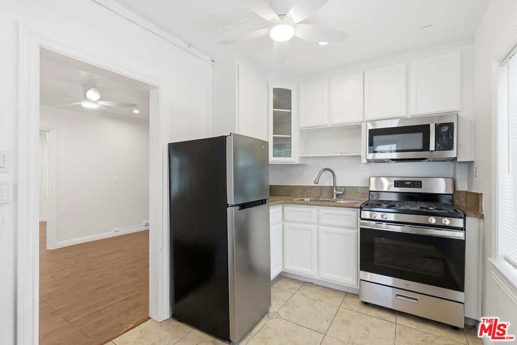 2709 Santa Monica Boulevard Property Photo 16