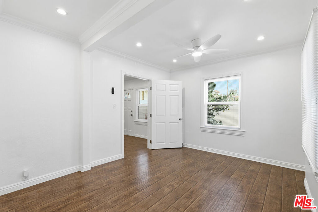 2709 Santa Monica Boulevard Property Photo 18