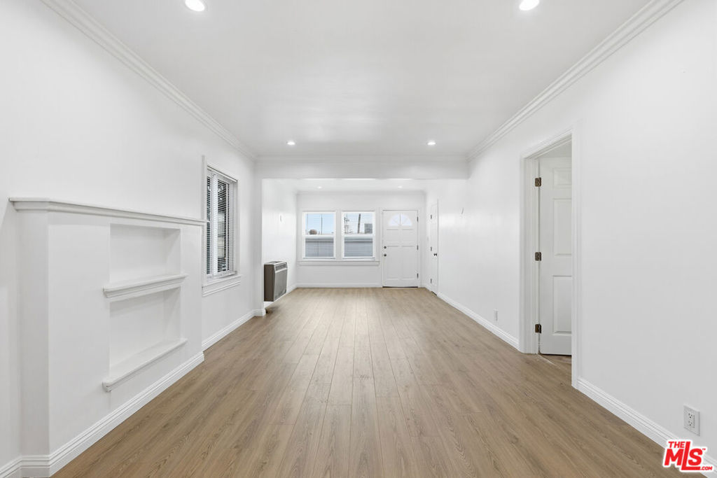 2709 Santa Monica Boulevard Property Photo 20