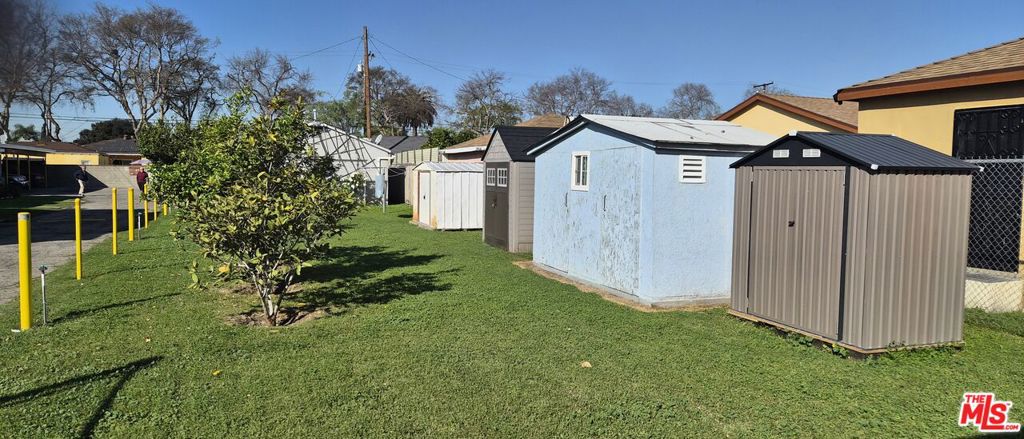 7025 Vinevale Avenue Property Photo 4