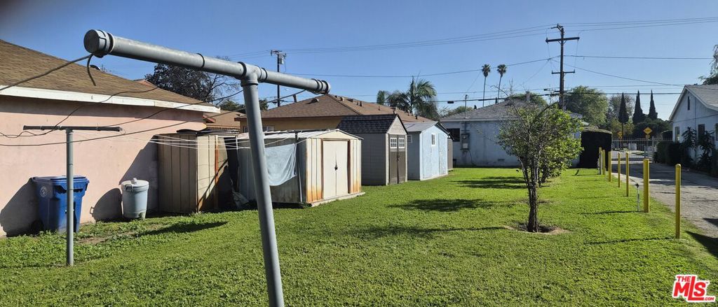 7025 Vinevale Avenue Property Photo 16