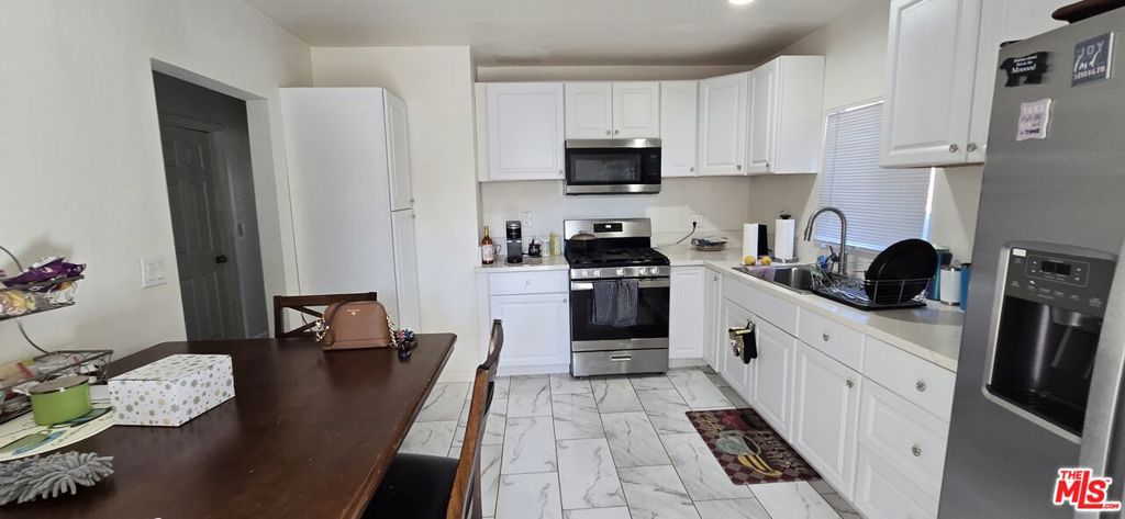 1612 W 55th Street Property Photo 4