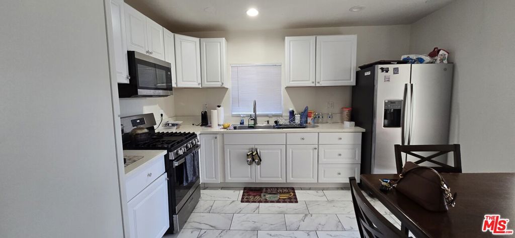 1612 W 55th Street Property Photo 5
