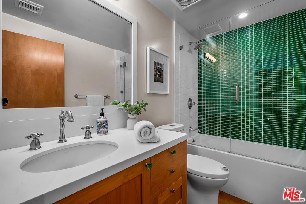 4 Lighthouse Street 13 Property Photo 26
