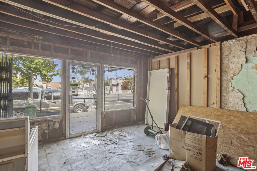 1814 N Broadway Property Photo 8