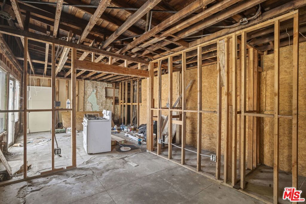 1814 N Broadway Property Photo 10