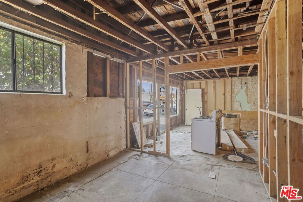 1814 N Broadway Property Photo 11