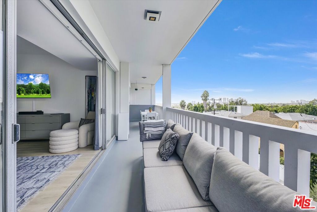 999 N Doheny Drive 312 Property Photo 16