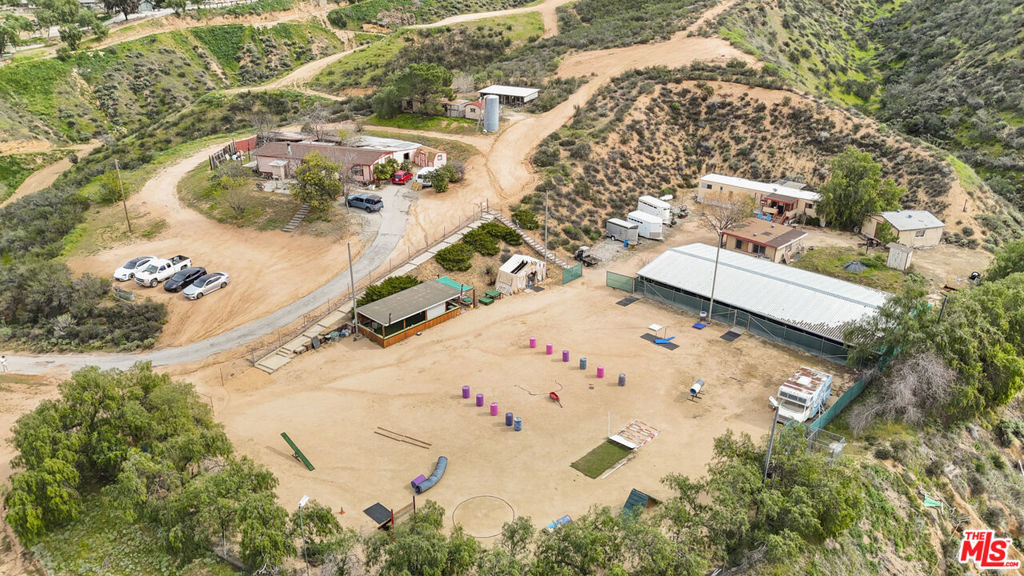 11426 Sierra Highway Property Photo 4