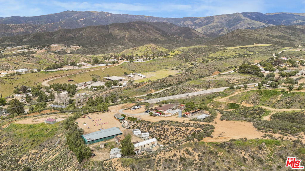 11426 Sierra Highway Property Photo 8