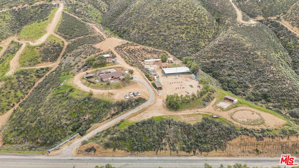 11426 Sierra Highway Property Photo 10