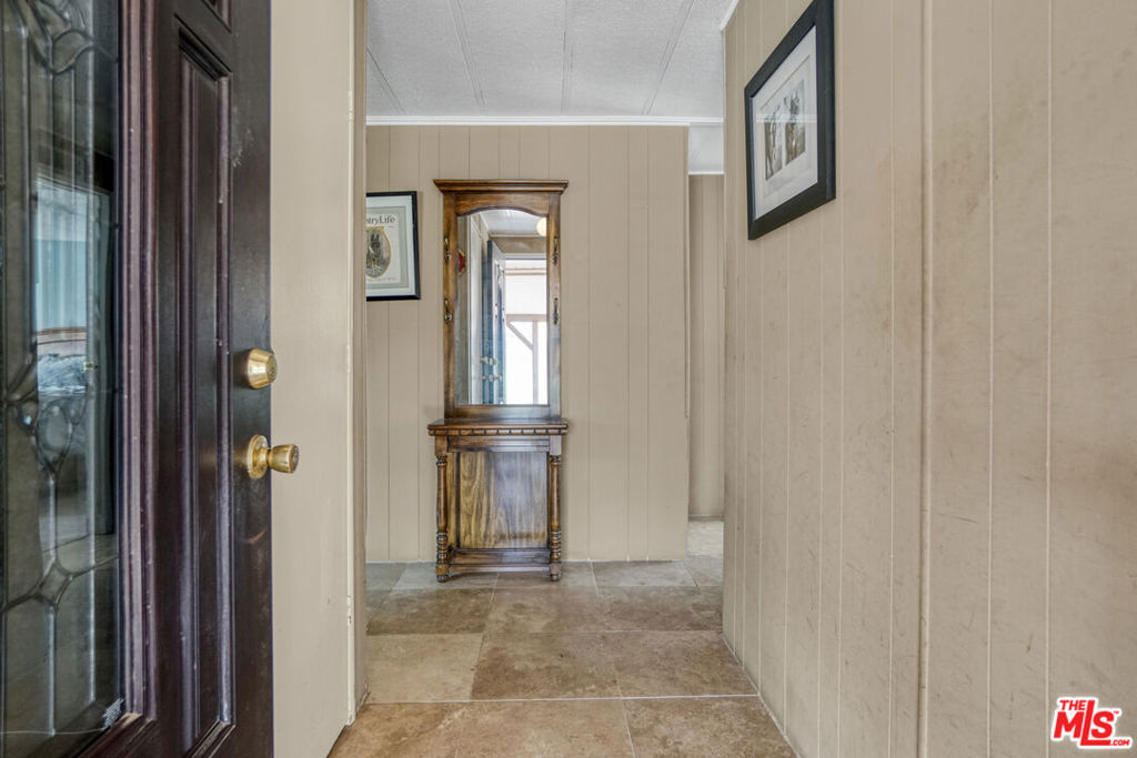 11426 Sierra Highway Property Photo 14