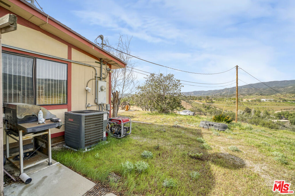 11426 Sierra Highway Property Photo 33