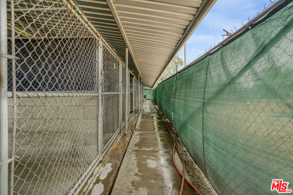 11426 Sierra Highway Property Photo 36