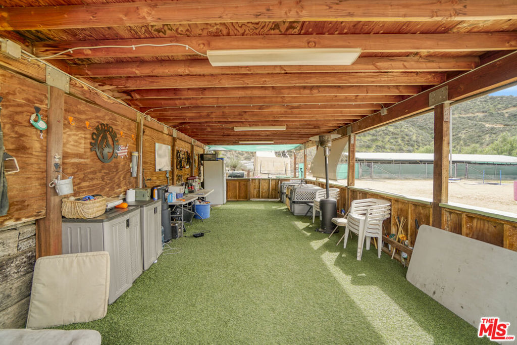 11426 Sierra Highway Property Photo 40
