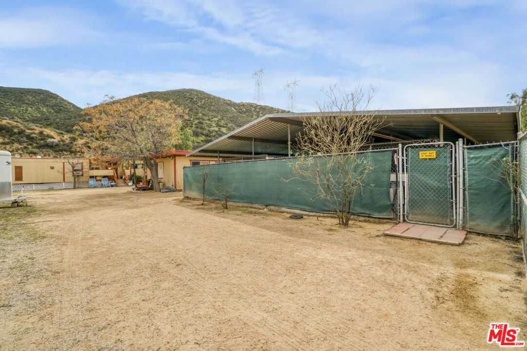 11426 Sierra Highway Property Photo 42