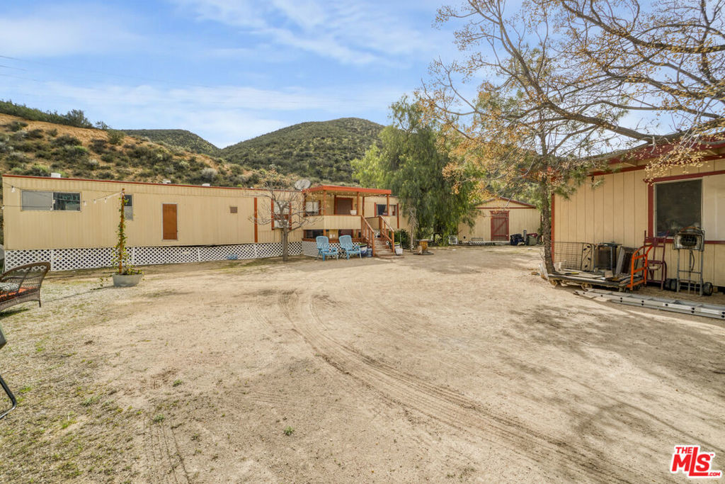 11426 Sierra Highway Property Photo 43