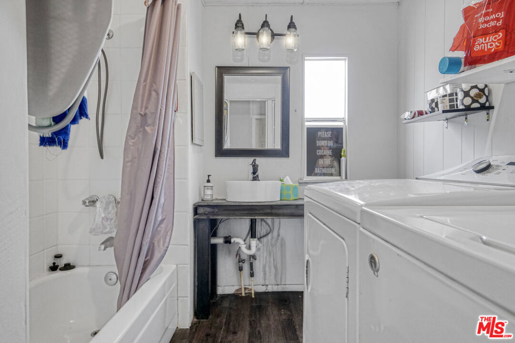 11426 Sierra Highway Property Photo 49