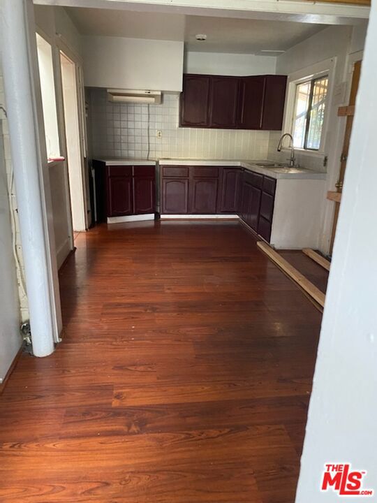 5061 Fountain Avenue Property Photo 5
