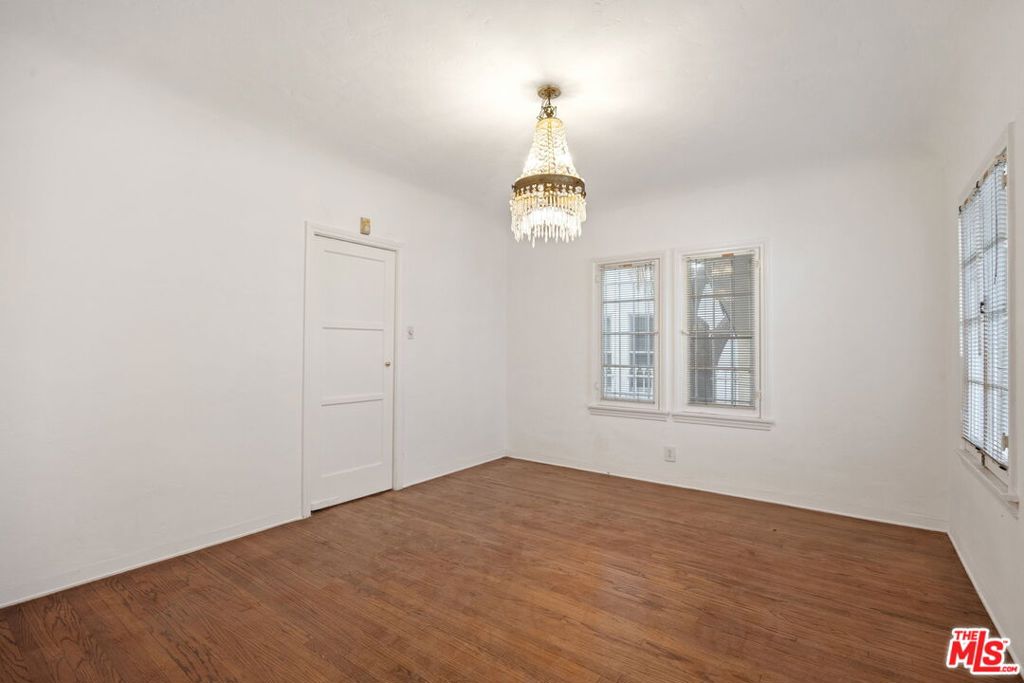 436 S Rexford Drive Property Photo 4