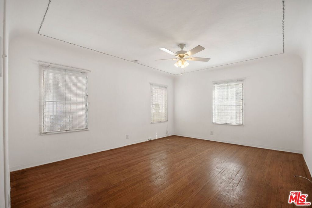 436 S Rexford Drive Property Photo 13