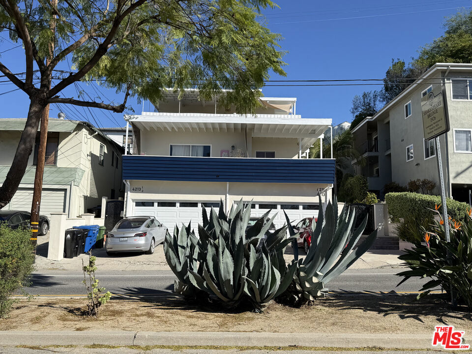 4211 Franklin Avenue Property Photo 1