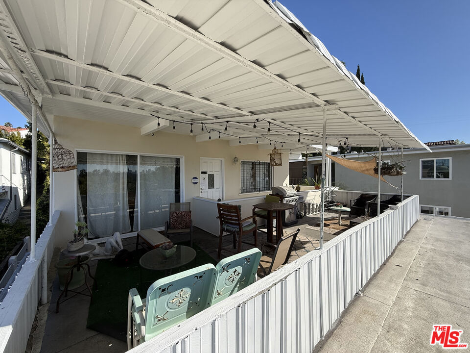 4211 Franklin Avenue Property Photo 8
