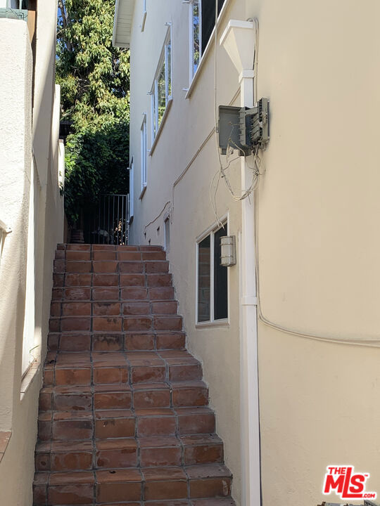 4211 Franklin Avenue Property Photo 12