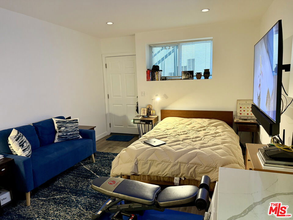 4211 Franklin Avenue Property Photo 14