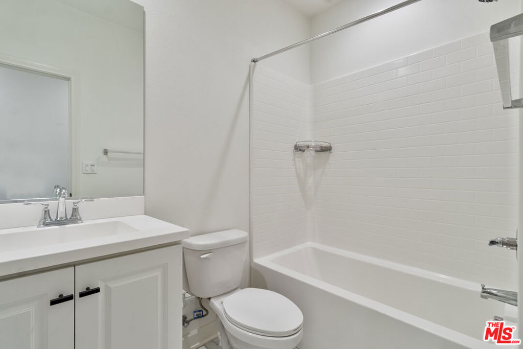 3970 S Oasis Paseo 222 Property Photo 25