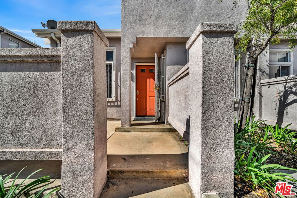 820 W Compton Boulevard 17 Property Photo 2