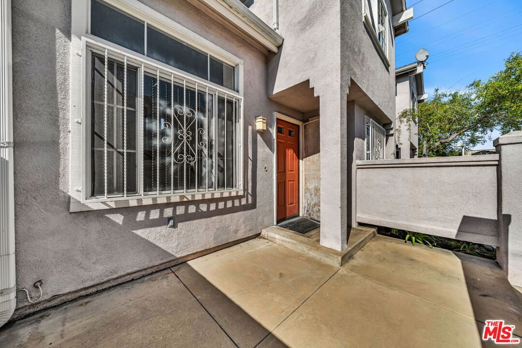 820 W Compton Boulevard 17 Property Photo 5