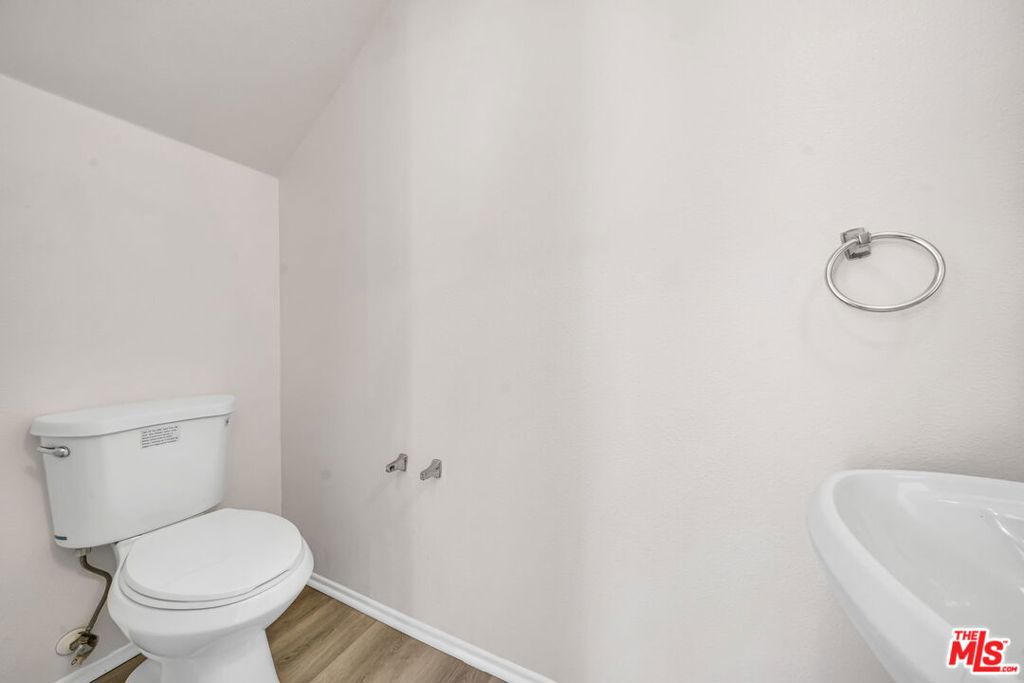 820 W Compton Boulevard 17 Property Photo 18