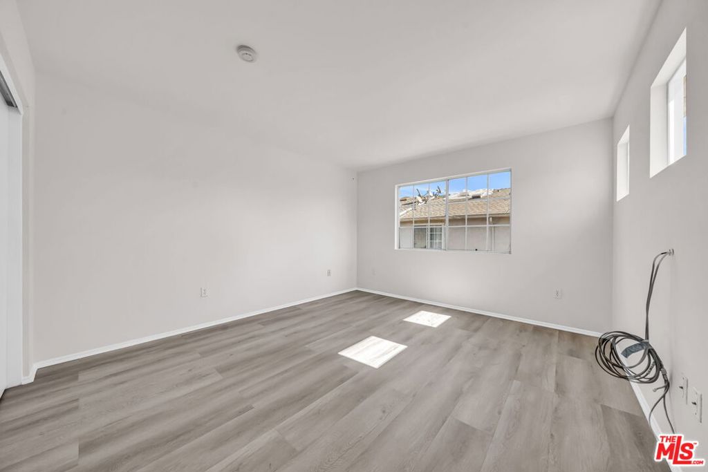820 W Compton Boulevard 17 Property Photo 20