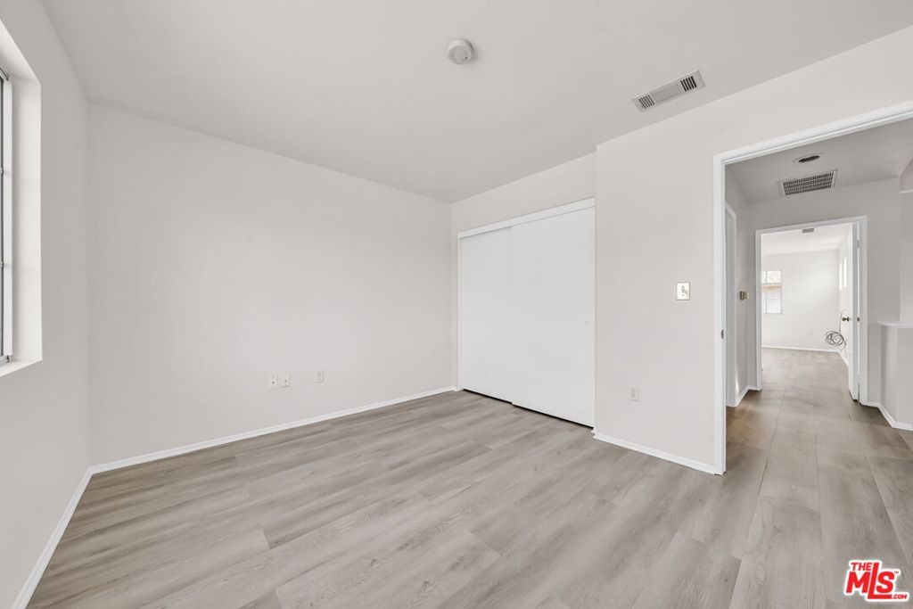 820 W Compton Boulevard 17 Property Photo 27