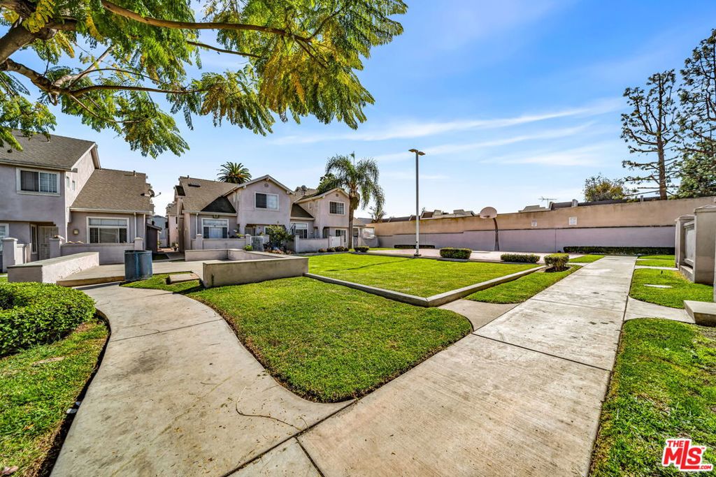 820 W Compton Boulevard 17 Property Photo 38