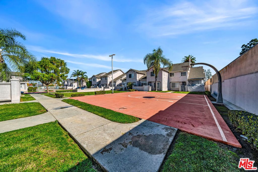 820 W Compton Boulevard 17 Property Photo 41