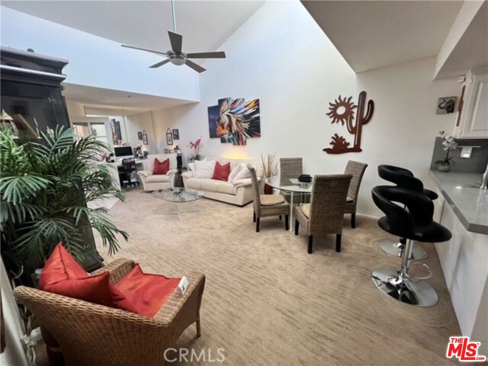 500 E Amado Road 420 Property Photo 3