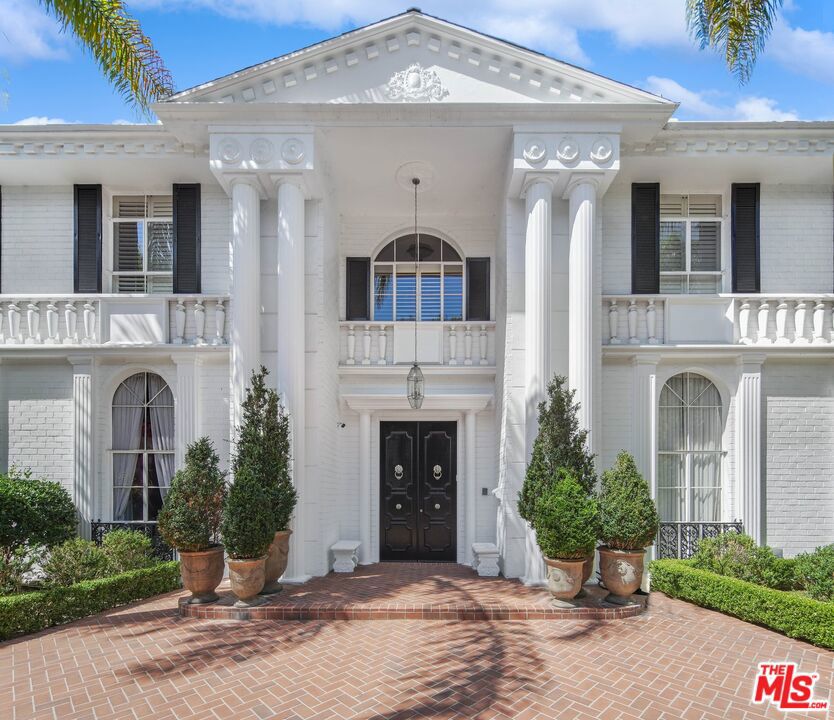 717 N Rodeo Drive Property Photo 4