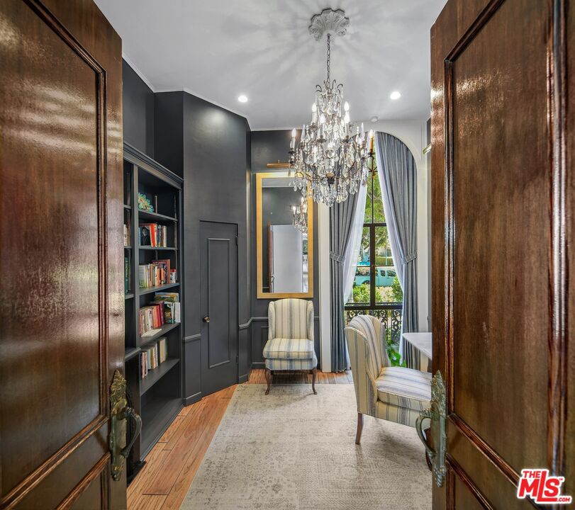 717 N Rodeo Drive Property Photo 16