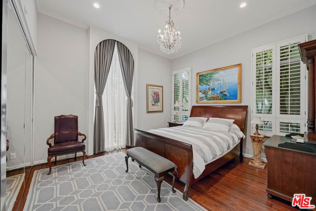 717 N Rodeo Drive Property Photo 22