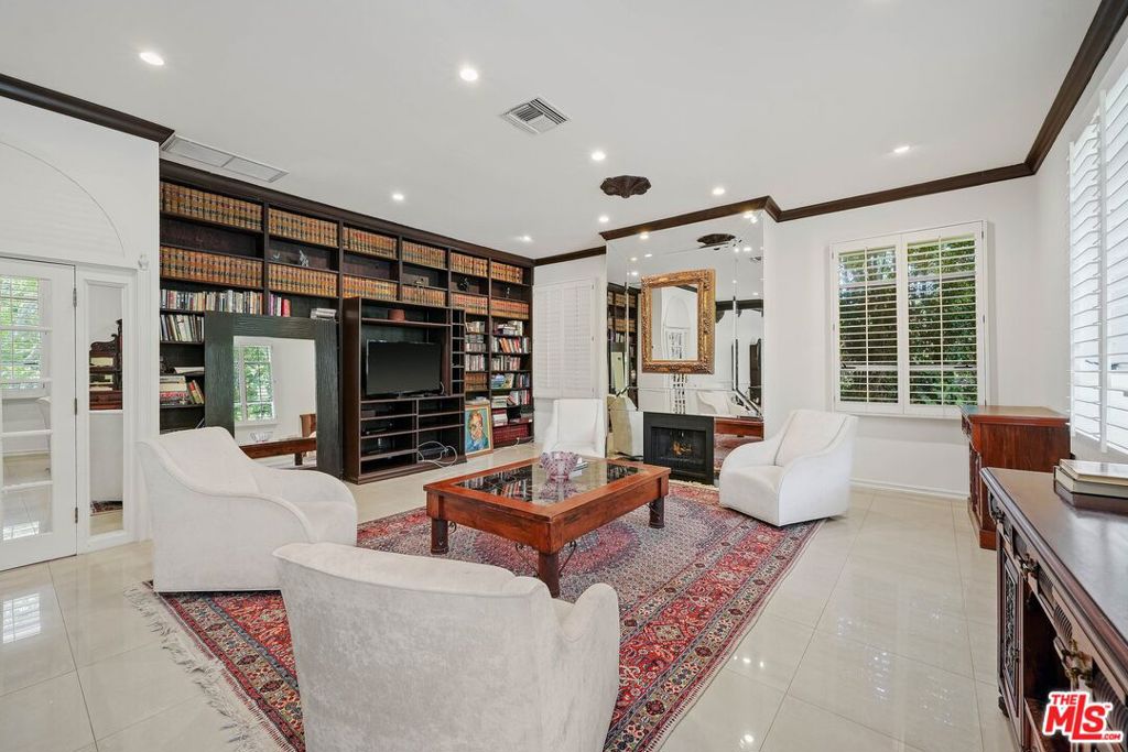 717 N Rodeo Drive Property Photo 28