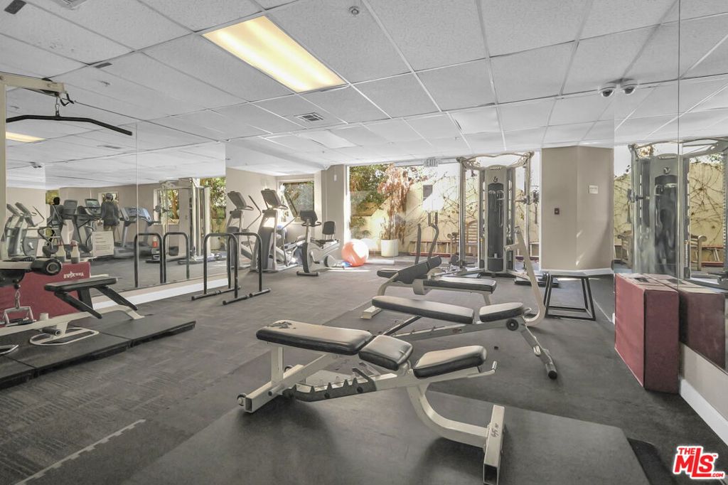 620 S Gramercy Place 135 Property Photo 25