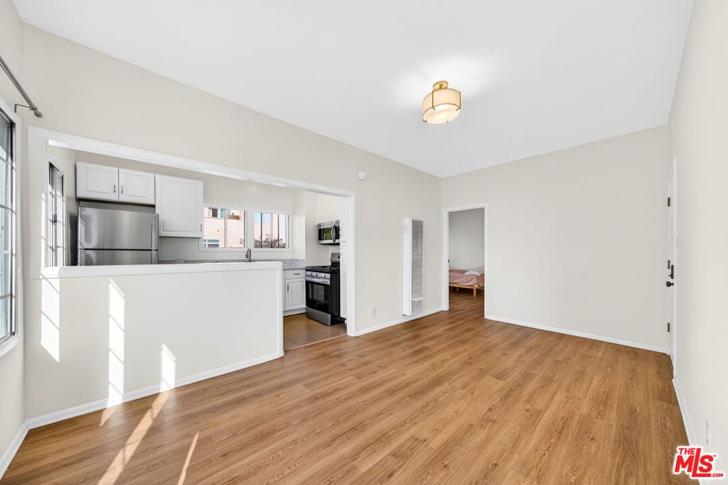 822 N Hayworth Avenue Property Photo 13